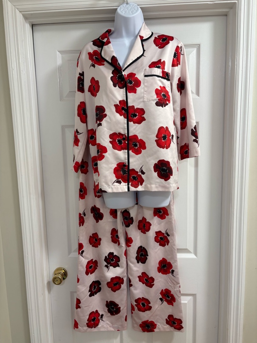 Kate Spade New York poppy print pajama set with black piping, polyester